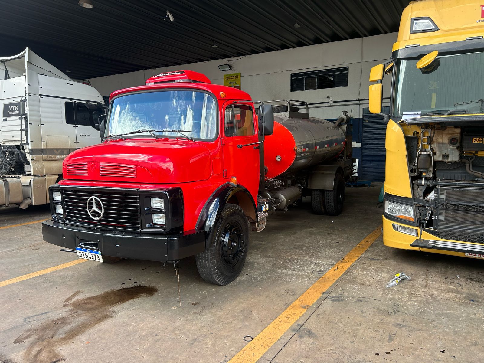 Caminhão MB1113 - Thumbnail 2